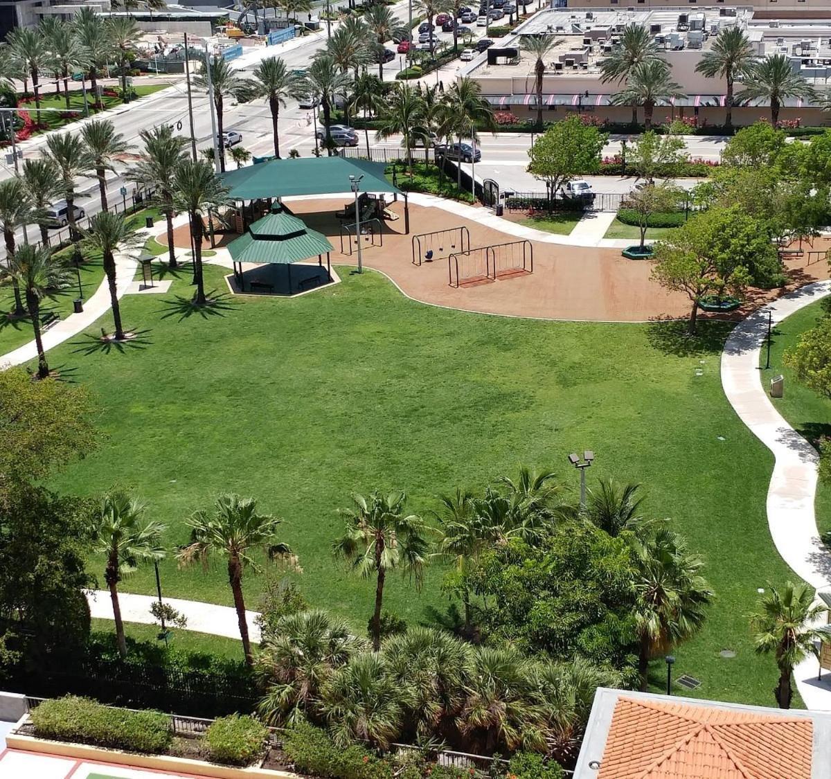 Beachfront Studio Pool, Resort & Ocean View Sunny Isles Beach Exterior foto